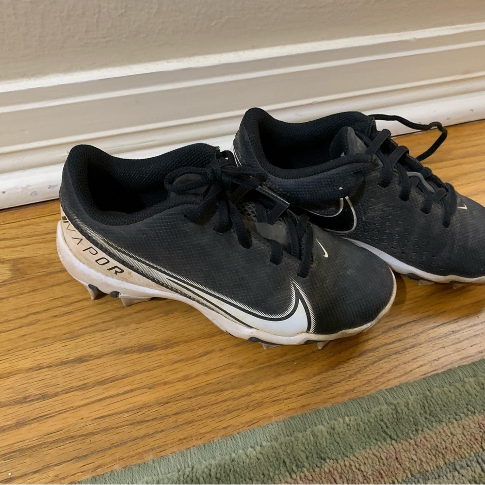 Nike girls softball cleats size 1
